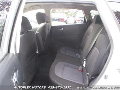 2013 Nissan Rogue SV  - AWD - Photo 12 - Lynnwood, WA 98036