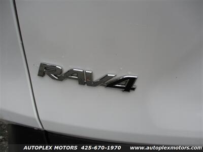 2022 Toyota RAV4 Hybrid XLE  - AWD - Photo 15 - Lynnwood, WA 98036