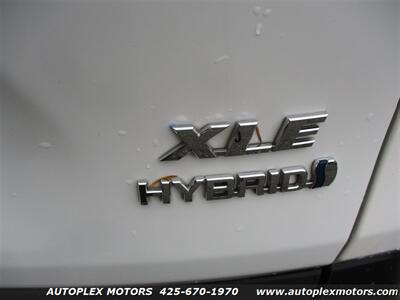 2022 Toyota RAV4 Hybrid XLE  - AWD - Photo 16 - Lynnwood, WA 98036