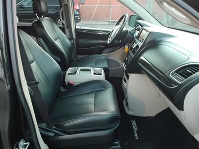 2014 Chrysler Town & Country Touring - Photo 23 - Layton, UT 84041