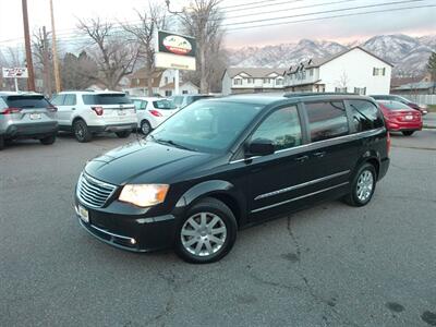 2014 Chrysler Town & Country Touring Sedan