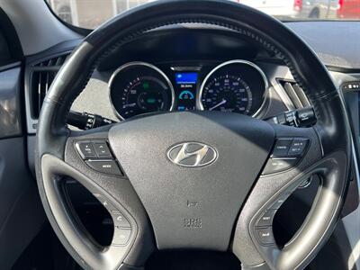 2013 Hyundai SONATA Hybrid Limited   - Photo 13 - Layton, UT 84041