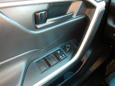 2022 Toyota RAV4 Hybrid LE - Photo 17 - Layton, UT 84041