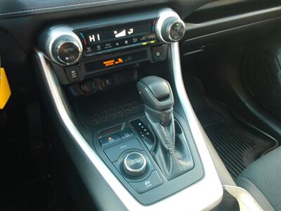 2022 Toyota RAV4 Hybrid LE - Photo 16 - Layton, UT 84041