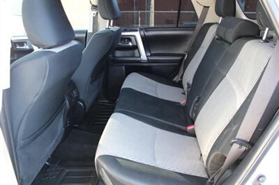 2015 Toyota 4Runner SR5   - Photo 16 - Layton, UT 84041
