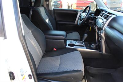 2015 Toyota 4Runner SR5   - Photo 21 - Layton, UT 84041