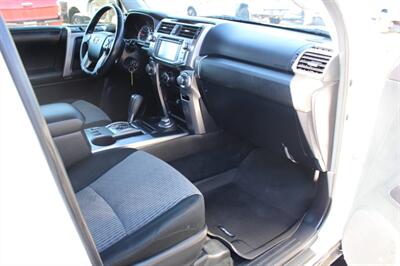 2015 Toyota 4Runner SR5   - Photo 20 - Layton, UT 84041