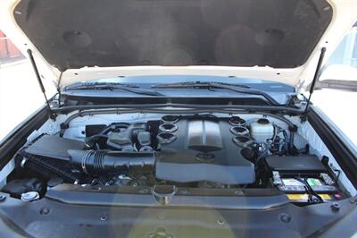 2015 Toyota 4Runner SR5   - Photo 11 - Layton, UT 84041