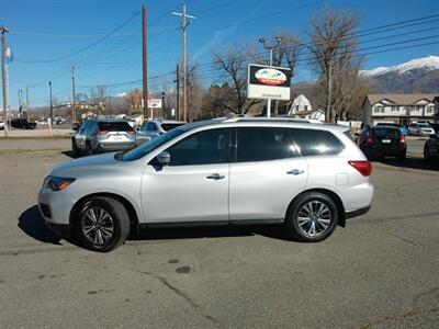 2017 Nissan Pathfinder SL   - Photo 2 - Layton, UT 84041
