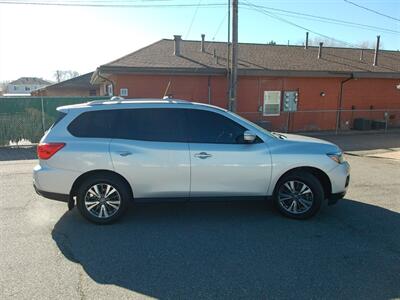 2017 Nissan Pathfinder SL   - Photo 6 - Layton, UT 84041