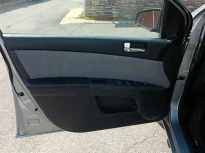 2011 Nissan Sentra 2.0 S   - Photo 16 - Layton, UT 84041