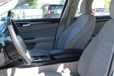 2017 Ford Fusion SE   - Photo 12 - Layton, UT 84041