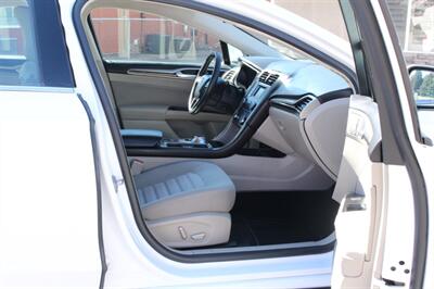 2017 Ford Fusion SE   - Photo 15 - Layton, UT 84041