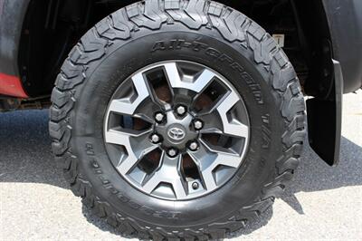2016 Toyota Tacoma TRD Off-Road   - Photo 11 - Layton, UT 84041