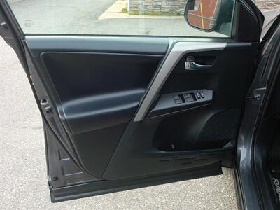 2018 Toyota RAV4 XLE   - Photo 18 - Layton, UT 84041