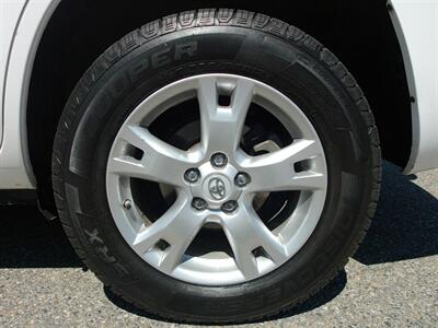 2010 Toyota RAV4   - Photo 12 - Layton, UT 84041