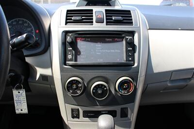2013 Toyota Corolla LE   - Photo 18 - Layton, UT 84041