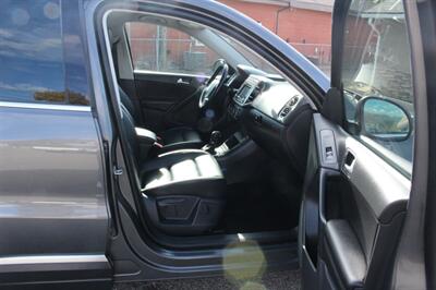 2013 Volkswagen Tiguan SE 4Motion   - Photo 15 - Layton, UT 84041