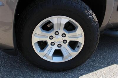 2012 Chevrolet Suburban Z71   - Photo 9 - Layton, UT 84041