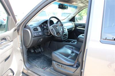 2012 Chevrolet Suburban Z71   - Photo 12 - Layton, UT 84041