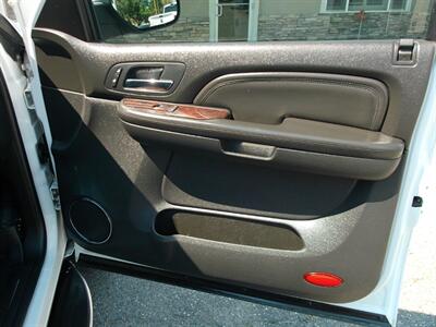 2007 GMC Yukon Denali   - Photo 26 - Layton, UT 84041