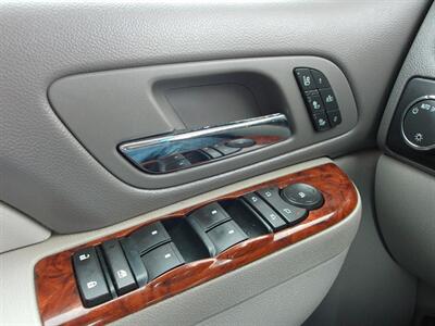 2010 Chevrolet Suburban LTZ   - Photo 17 - Layton, UT 84041