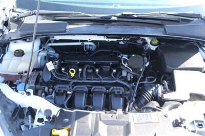 2015 Ford Focus SE   - Photo 20 - Layton, UT 84041