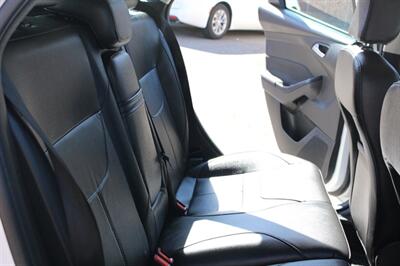 2015 Ford Focus SE   - Photo 15 - Layton, UT 84041