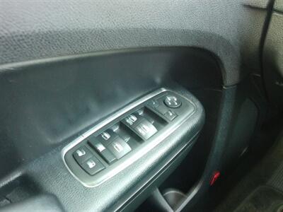 2013 Chrysler 300 S   - Photo 17 - Layton, UT 84041