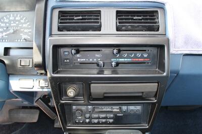 1993 Nissan Truck SE V6   - Photo 16 - Layton, UT 84041