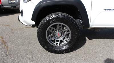 2021 Toyota Tacoma TRD Off-Road   - Photo 10 - Layton, UT 84041