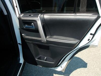 2015 Toyota 4Runner SR5   - Photo 23 - Layton, UT 84041