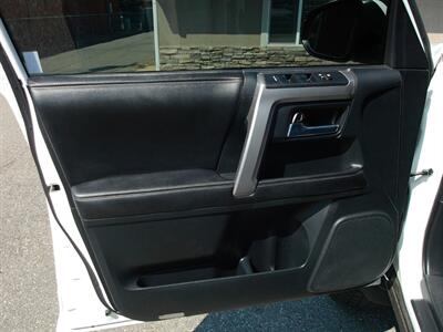 2015 Toyota 4Runner SR5   - Photo 18 - Layton, UT 84041