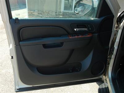 2013 GMC Yukon XL SLT   - Photo 18 - Layton, UT 84041