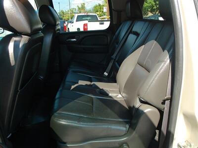 2013 GMC Yukon XL SLT   - Photo 19 - Layton, UT 84041