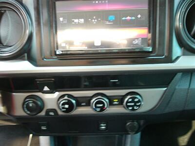 2017 Toyota Tacoma SR5 V6   - Photo 21 - Layton, UT 84041