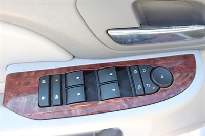 2007 Chevrolet Suburban LT   - Photo 11 - Layton, UT 84041