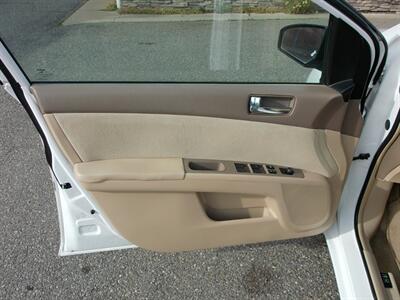 2011 Nissan Sentra 2.0 S   - Photo 16 - Layton, UT 84041