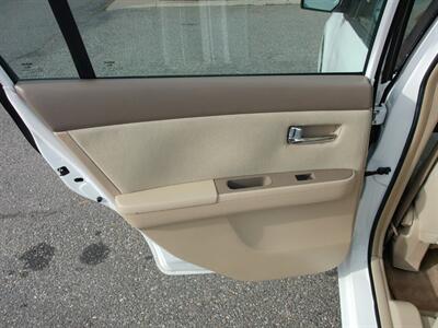 2011 Nissan Sentra 2.0 S   - Photo 18 - Layton, UT 84041