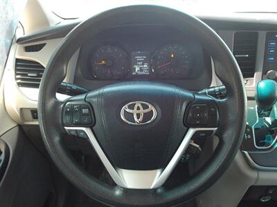 2016 Toyota Sienna LE 8-Passenger   - Photo 17 - Layton, UT 84041