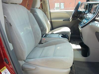 2016 Toyota Sienna LE 8-Passenger   - Photo 25 - Layton, UT 84041