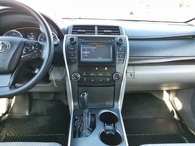 2017 Toyota Camry LE   - Photo 18 - Layton, UT 84041