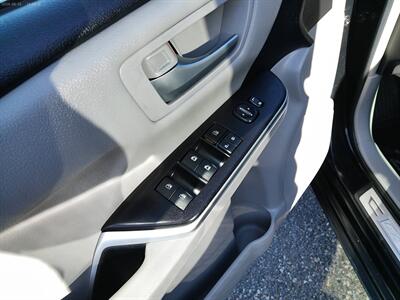 2017 Toyota Camry LE   - Photo 19 - Layton, UT 84041