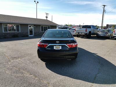 2017 Toyota Camry LE   - Photo 4 - Layton, UT 84041