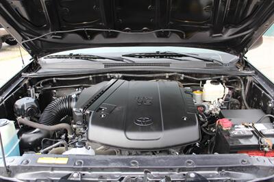 2015 Toyota Tacoma TRD Off-Road   - Photo 12 - Layton, UT 84041