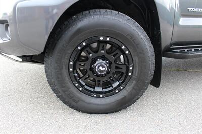2015 Toyota Tacoma TRD Off-Road   - Photo 10 - Layton, UT 84041