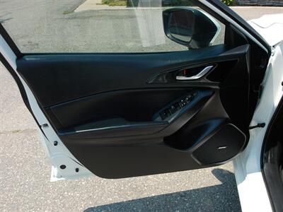 2015 Mazda Mazda3 s Touring   - Photo 18 - Layton, UT 84041