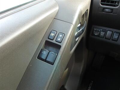 2012 Nissan Frontier SV V6 - Photo 19 - Layton, UT 84041