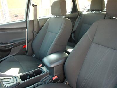 2017 Ford Focus SE   - Photo 18 - Layton, UT 84041