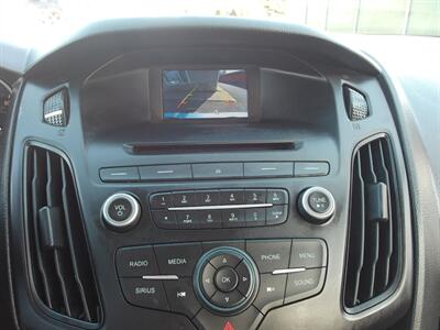 2017 Ford Focus SE   - Photo 17 - Layton, UT 84041